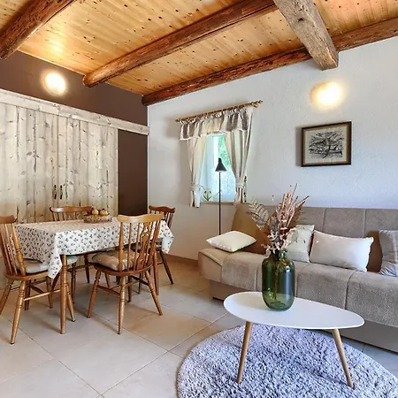 House Ana בית נופש רוביני