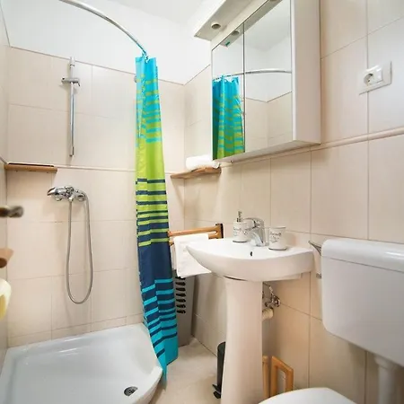 House Ana בית נופש *