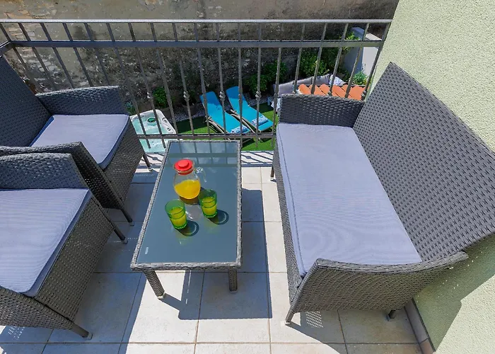 度假居 House Ana 罗维尼